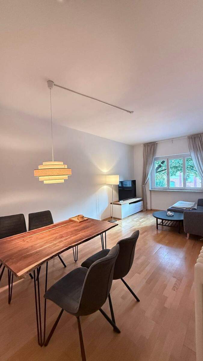 Frankfurt-Eckenheim, 3 Zi. 1. OG mit Wintergarten und Blick ins Grüne 3 zimmer