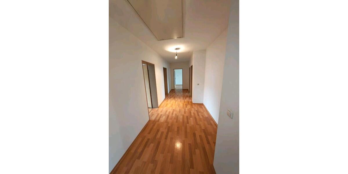 Etagenwohnung Mamming - 4 Zimmer, 119 m&sup2;, 952&euro; | Angebot:25941788