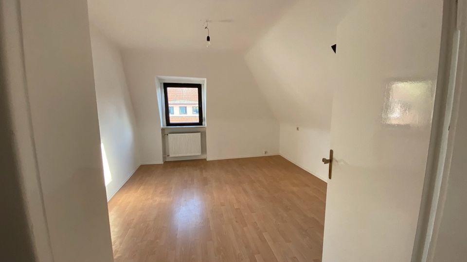 Dachgeschoßwohnung Neunkirchen Heinitz - 3 Zimmer, 90 m&sup2;, 600&euro; | Angebot:25993391