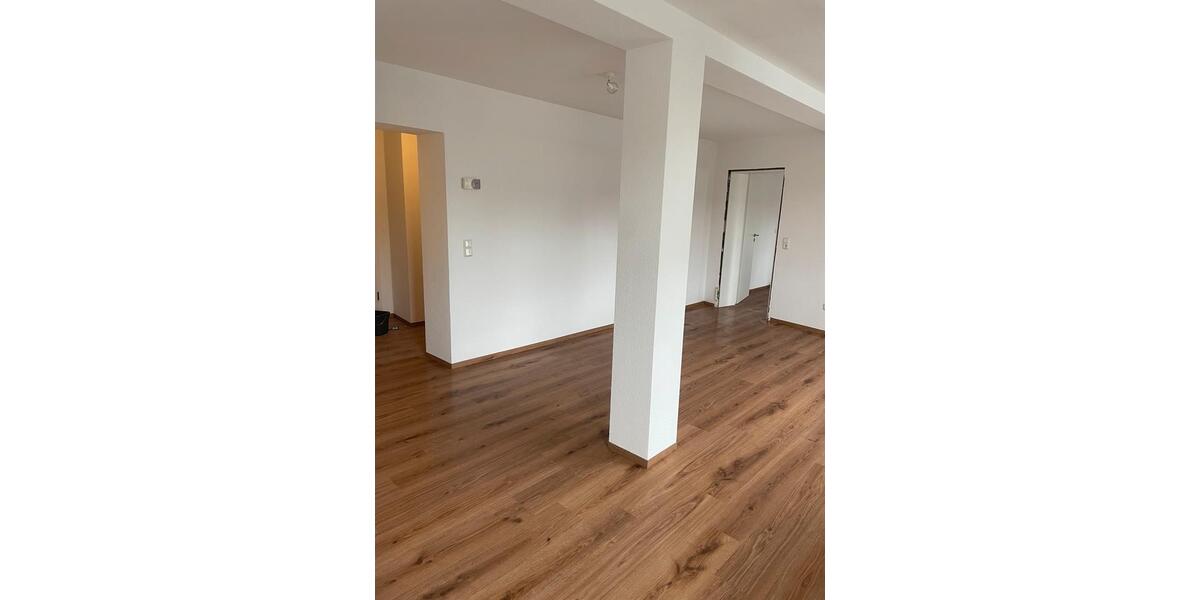 Erdgeschoßwohnung Zella-Mehlis Mehlis - 3.5 Zimmer, 100 m&sup2;, 650&euro; | Angebot:25942193