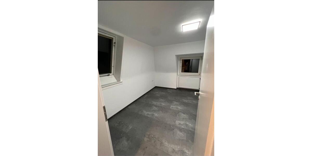 Etagenwohnung Heide - 5 Zimmer, 105 m&sup2;, 1.050&euro; | Angebot:25477192