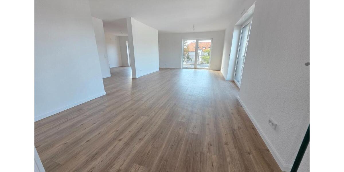 Etagenwohnung Nienburg (Weser) - 4 Zimmer, 136 m&sup2;, 1.680&euro; | Angebot:26236424