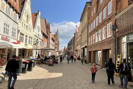 Gewerbefläche mit Außenbereich, ca. 90,31 m², mittig der Grapengießerstraße in Lüneburg zimmer