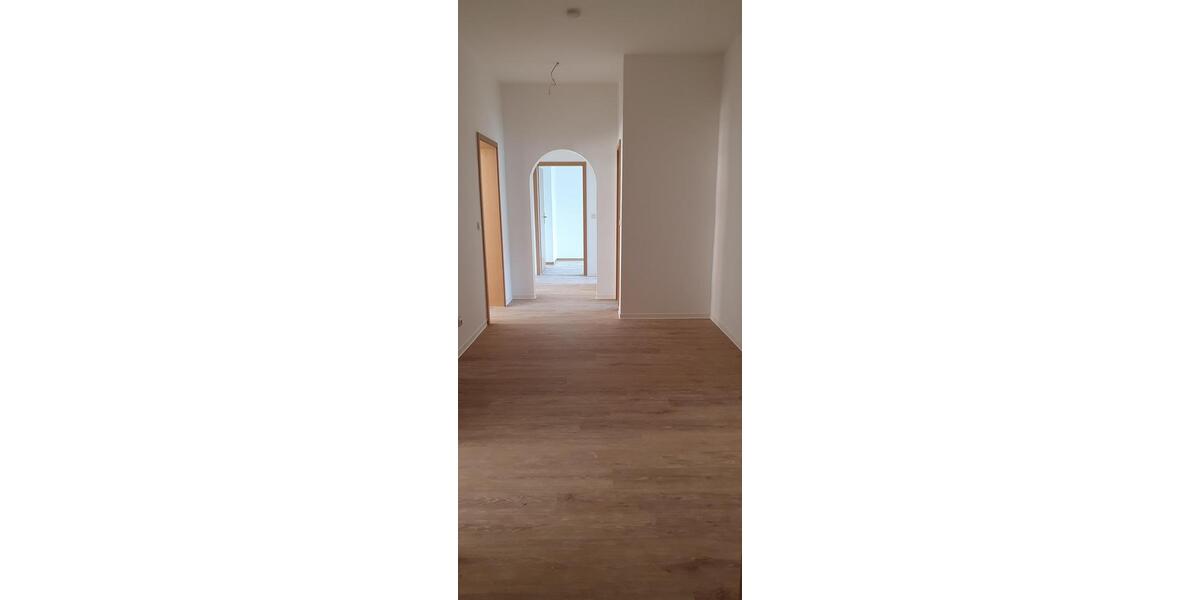 Etagenwohnung Oelsnitz (Vogtland) - 3 Zimmer, 76 m&sup2;, 390&euro; | Angebot:24875895