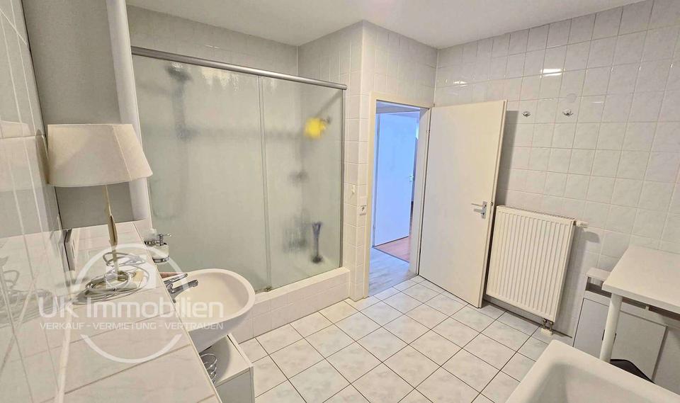 Reihenhaus Bad Vilbel - 6 Zimmer, 131 m&sup2;, 1.800&euro; | Angebot:25103751