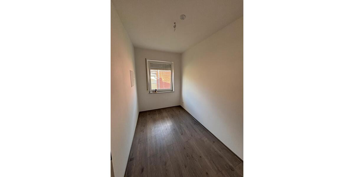 Erdgeschoßwohnung Gummersbach Berstig Süd - 4 Zimmer, 95 m&sup2;, 850&euro; | Angebot:26176985
