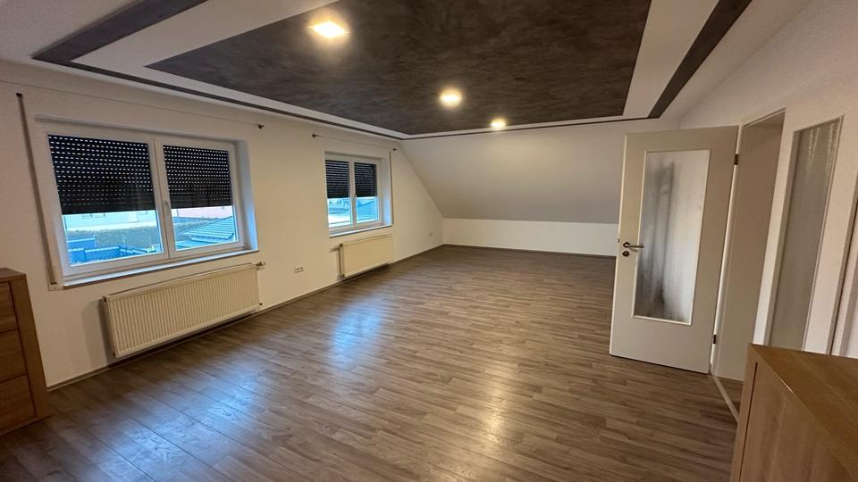 Etagenwohnung Blankenhain - 4 Zimmer, 125 m&sup2;, 900&euro; | Angebot:26604354