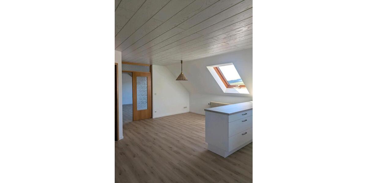 Dachgeschoßwohnung Engen - 3.5 Zimmer, 85 m&sup2;, 820&euro; | Angebot:26697102