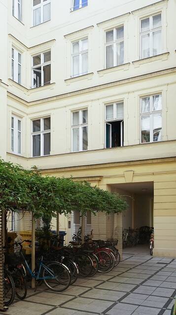 Charaktervolle und großzügige AltbauWohnung mit teilgewerblicher Nutzung