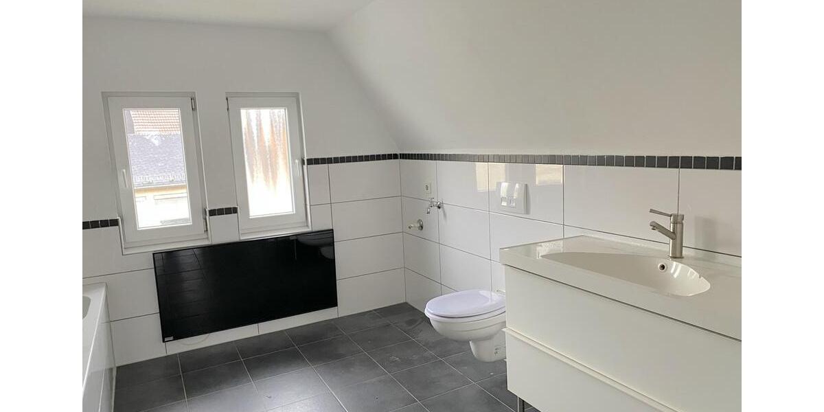 Dachgeschoßwohnung Dillenburg - 3 Zimmer, 70 m&sup2;, 510&euro; | Angebot:25117998