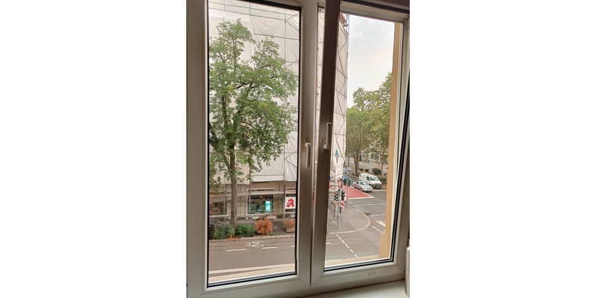 1 Zimmer verfügbar in einer 3-er WG ab Januar 2026 | 1 room avail 1 zimmer