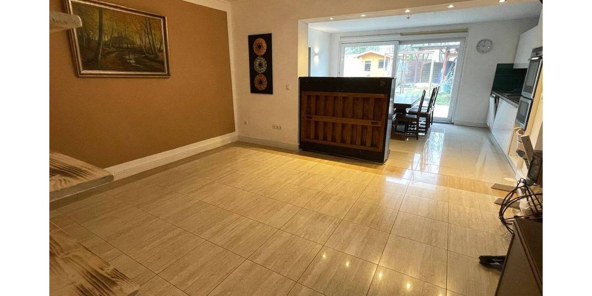 Reihenmittelhaus Hamburg Farmsen-Berne - 3 Zimmer, 105 m&sup2;, 1.650&euro; | Angebot:26798854