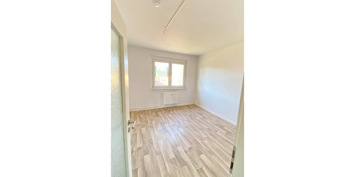 Etagenwohnung Rosenow - 2 Zimmer, 54 m&sup2;, 300&euro; | Angebot:26265852