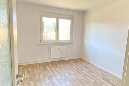 Wohnung Rosenow - 2 Zimmer, 54 m&sup2;, 300&euro; | Angebot:26265852