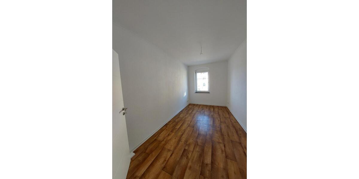 Etagenwohnung Geringswalde - 4 Zimmer, 104 m&sup2;, 580&euro; | Angebot:25721652