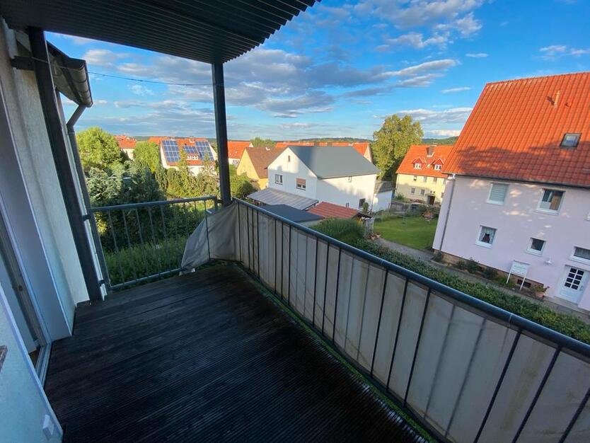 2 Zimmer Wohnung mit Balkon und EBK in Neustadt