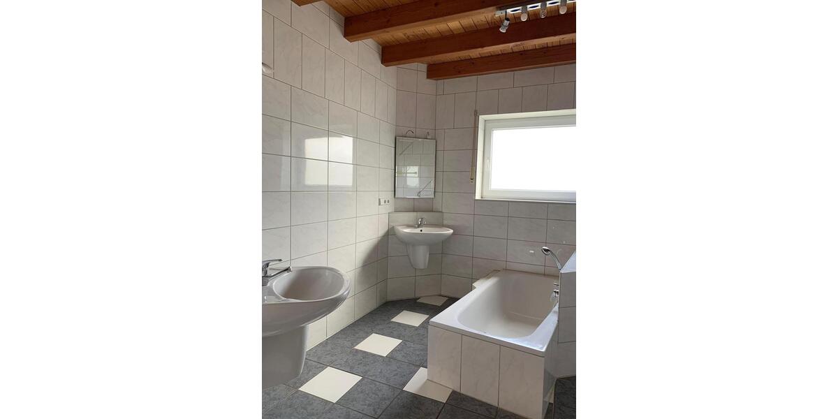 Doppelhaushälfte Queidersbach - 5 Zimmer, 174 m&sup2;, 1.700&euro; | Angebot:26285962