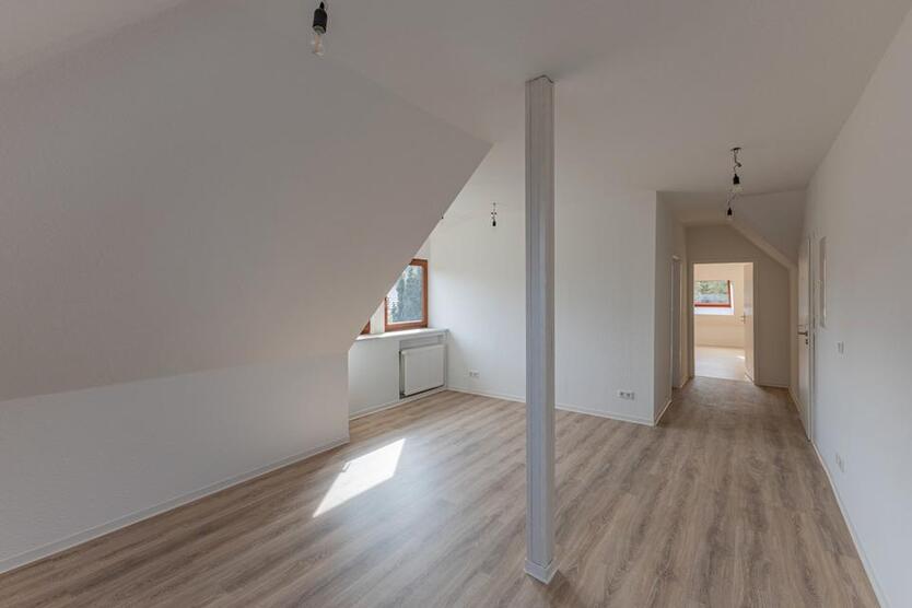 4 Zimmer Dachgeschoßwohnung mit Gartennutzung