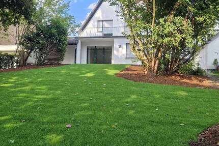 Haus zum Mieten in Leverkusen 2.200 € 220 m²