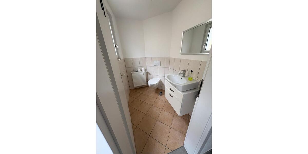 Einfamilienhaus Pohlheim - 8 Zimmer, 240 m&sup2;, 2.200&euro; | Angebot:25032445