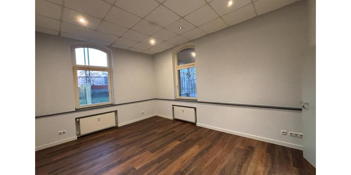 Erdgeschoßwohnung Zerbst (Anhalt) - 5 Zimmer, 135 m&sup2;, 810&euro; | Angebot:25855758