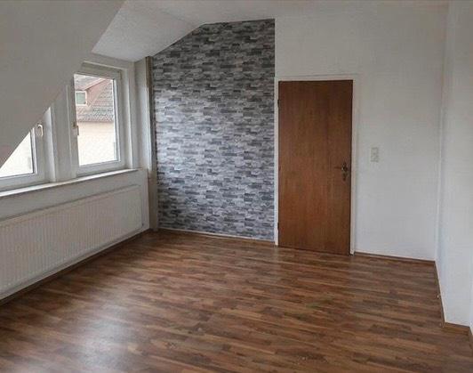 Dachgeschoßwohnung Stadtoldendorf - 4 Zimmer, 80 m&sup2;, 450&euro; | Angebot:26526977