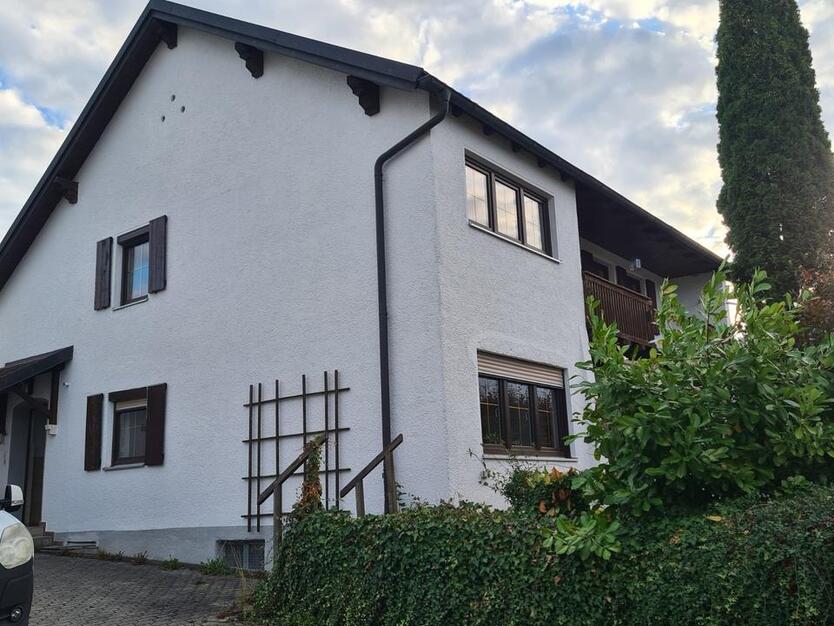 Großes frisch renoviertes Einfamilienhaus in Hohenthann