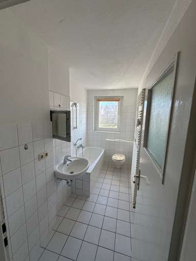 Wohnung zum Mieten in Roßwein 285 € 47 m²