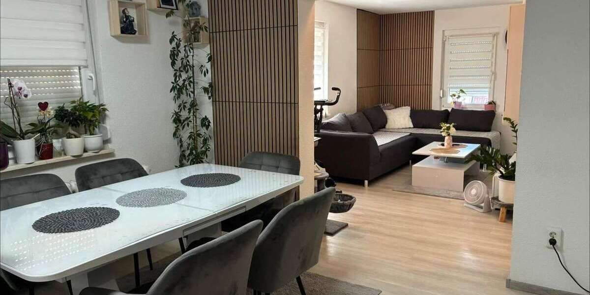 Etagenwohnung Villingen-Schwenningen Schwenningen - 3 Zimmer, 100 m&sup2;, 900&euro; | Angebot:27069112