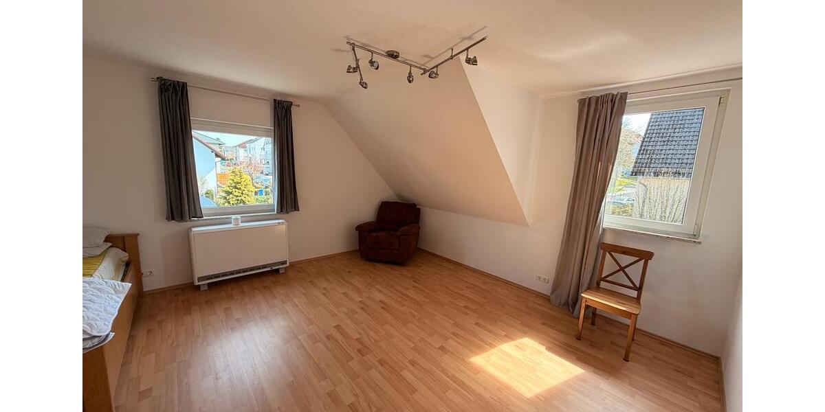 Dachgeschoßwohnung Taunusstein - 3 Zimmer, 85 m&sup2;, 1.100&euro; | Angebot:26283664