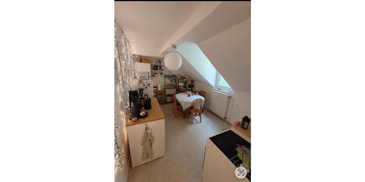 Dachgeschoßwohnung Marburg - 3 Zimmer, 80 m&sup2;, 1.200&euro; | Angebot:26567835