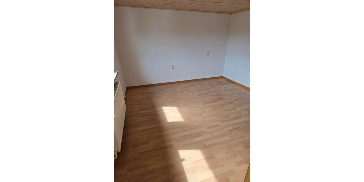Etagenwohnung Elze - 3 Zimmer, 86 m&sup2;, 650&euro; | Angebot:26462408
