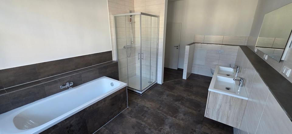 Etagenwohnung Schneeberg - 5 Zimmer, 128 m&sup2;, 1.024&euro; | Angebot:24877003