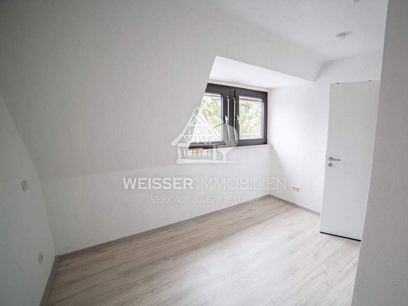 Wohnen mit Hausfeeling: Helle 4-Zimmer-Wohnung mit Garage & Gemeinschaftsterrasse in Fürth-Stadeln 4 zimmer