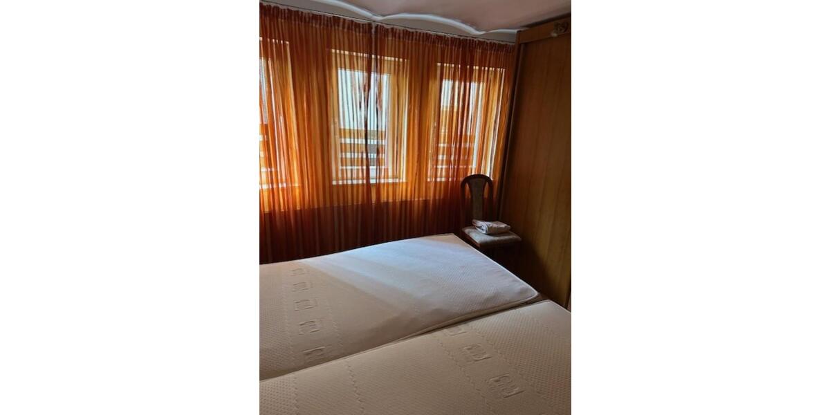 Erdgeschoßwohnung Oldenburg Dobbenviertel - 7 Zimmer, 220 m&sup2;, 2.700&euro; | Angebot:25341094