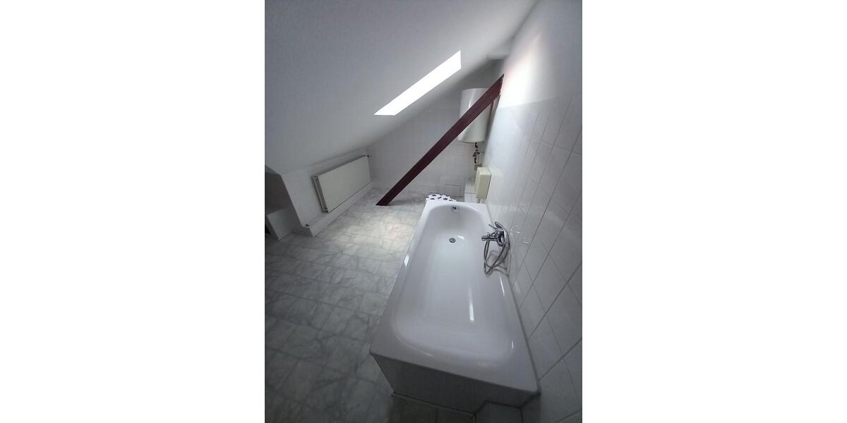 Dachgeschoßwohnung Ballenstedt - 2 Zimmer, 68 m&sup2;, 410&euro; | Angebot:26278048