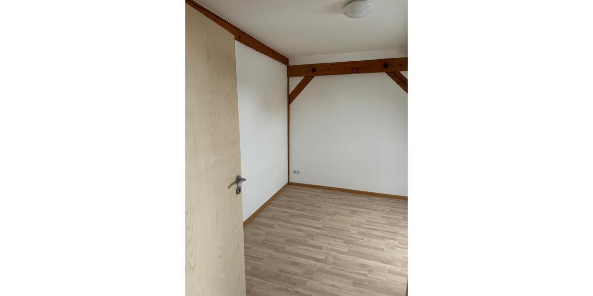 Dachgeschoßwohnung Roth - 2 Zimmer, 65 m&sup2;, 625&euro; | Angebot:24763475