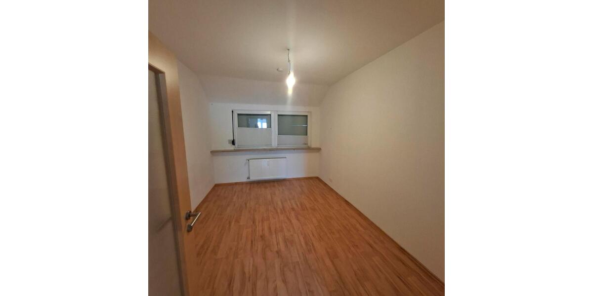 Etagenwohnung Forchheim - 4 Zimmer, 140 m&sup2;, 1.200&euro; | Angebot:26478223