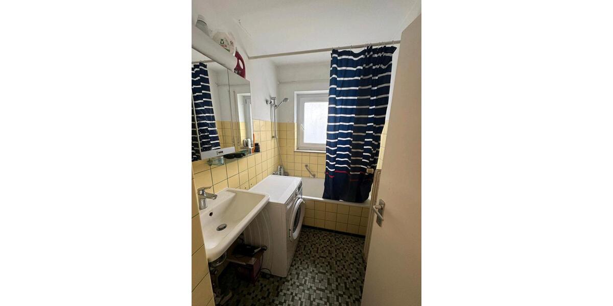 Etagenwohnung Singen (Hohentwiel) - 1 Zimmer, 16 m&sup2;, 400&euro; | Angebot:26041278