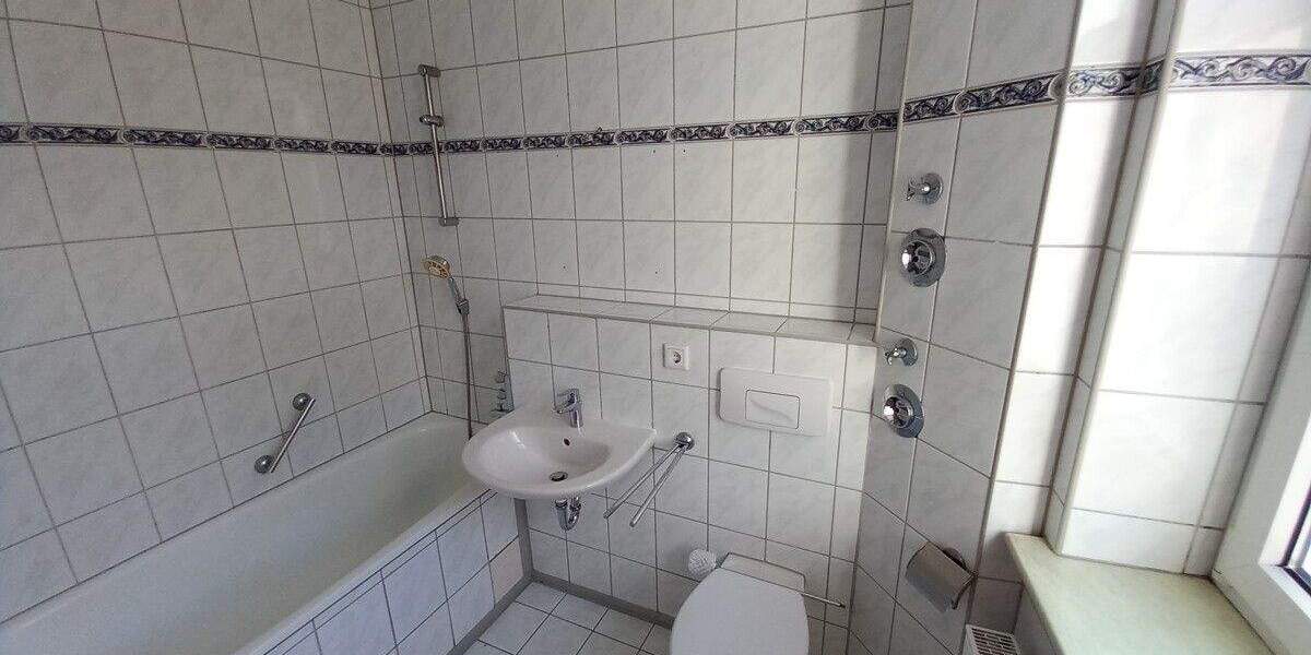 Etagenwohnung Werdau - 3 Zimmer, 66 m&sup2;, 330&euro; | Angebot:26228774
