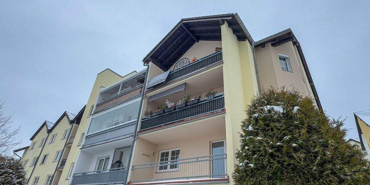 4-Raum-Wohnung mit großem Balkon in Bernsbach zu vermieten 4 zimmer