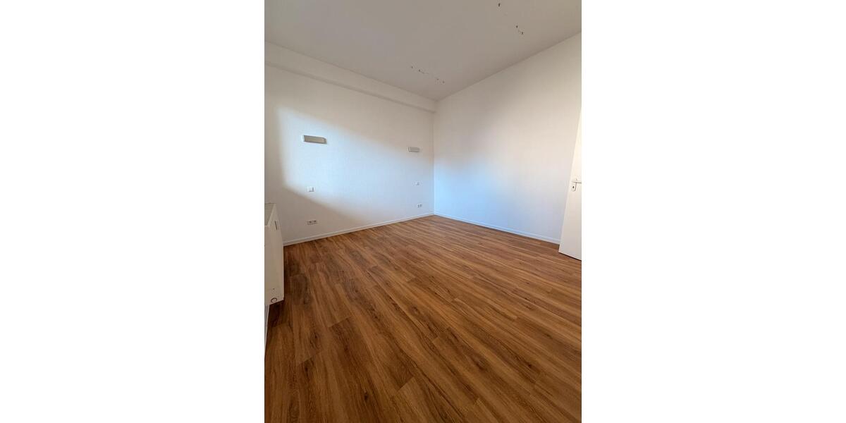 Erdgeschoßwohnung Sulzfeld - 3 Zimmer, 93 m&sup2;, 900&euro; | Angebot:24548075