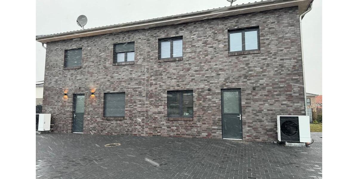 Doppelhaushälfte Bergen - 8 Zimmer, 144 m&sup2;, 1.400&euro; | Angebot:24663179