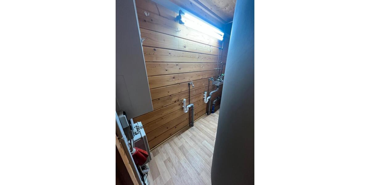 Etagenwohnung Ilshofen - 9 Zimmer, 200 m&sup2;, 2.500&euro; | Angebot:25978994