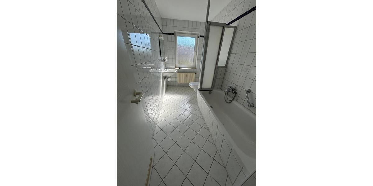 Dachgeschoßwohnung Burg - 3 Zimmer, 58 m&sup2;, 377&euro; | Angebot:25178756
