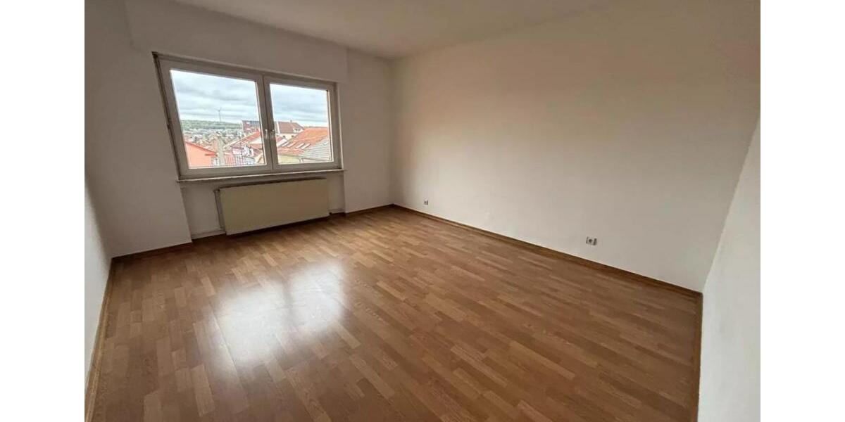 Etagenwohnung Saarbrücken - 5 Zimmer, 147 m&sup2;, 995&euro; | Angebot:25853646