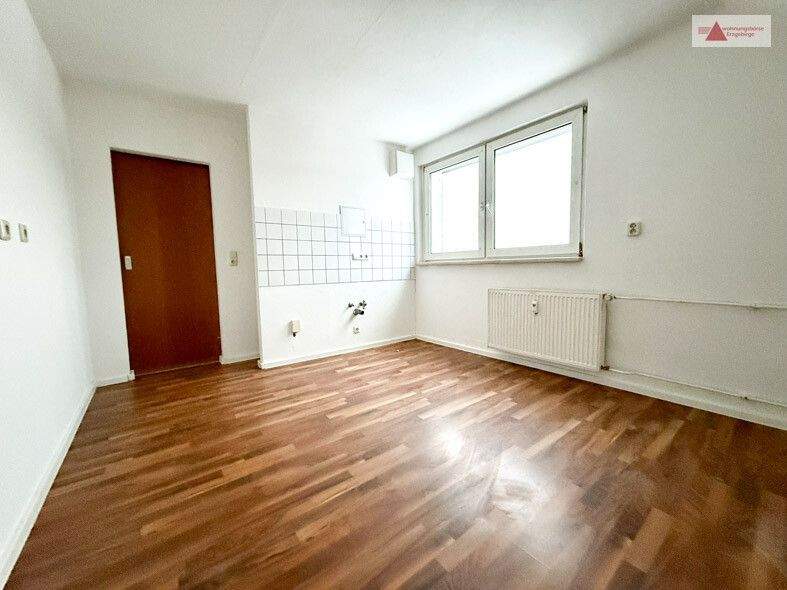 Etagenwohnung Geyer - 3 Zimmer, 75 m&sup2;, 370&euro; | Angebot:25836563