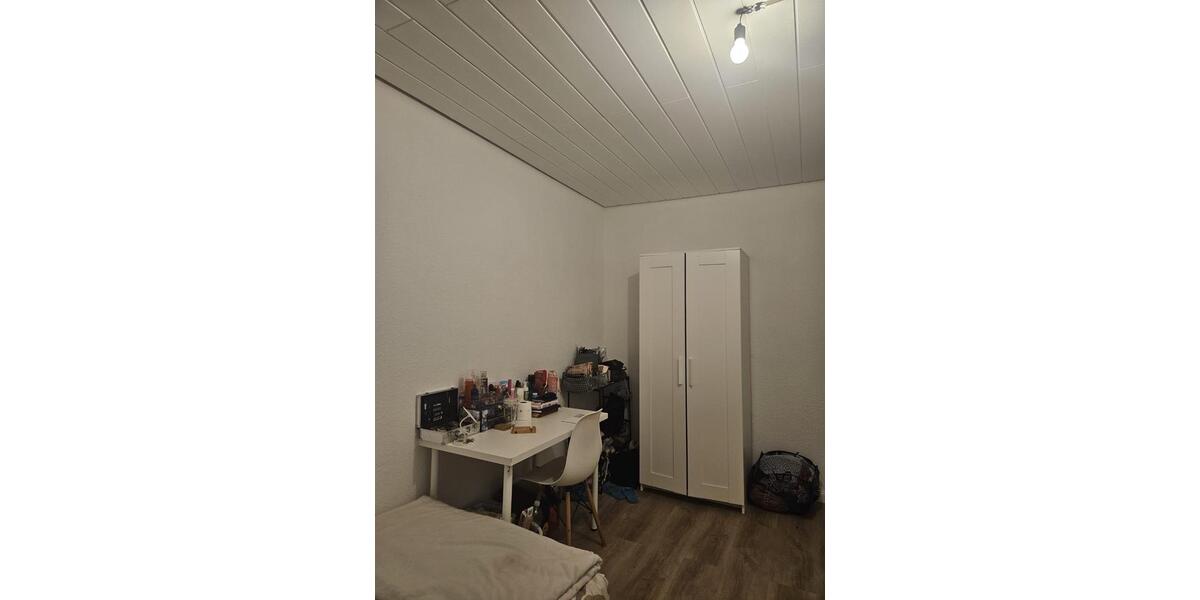 Wohnen auf Zeit Krefeld - 15 Zimmer, 1 m&sup2;, 380&euro; | Angebot:24743878