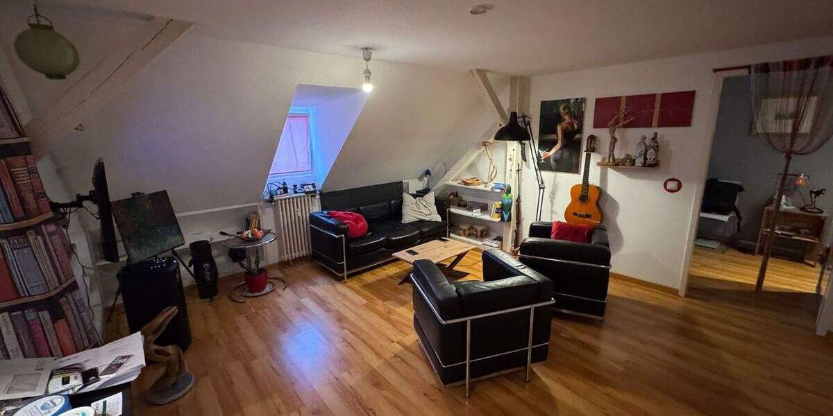 ***kl. gemütliche 2-Zimmer DG- Wohnung in der Altstadt von Nürnberg 2 zimmer
