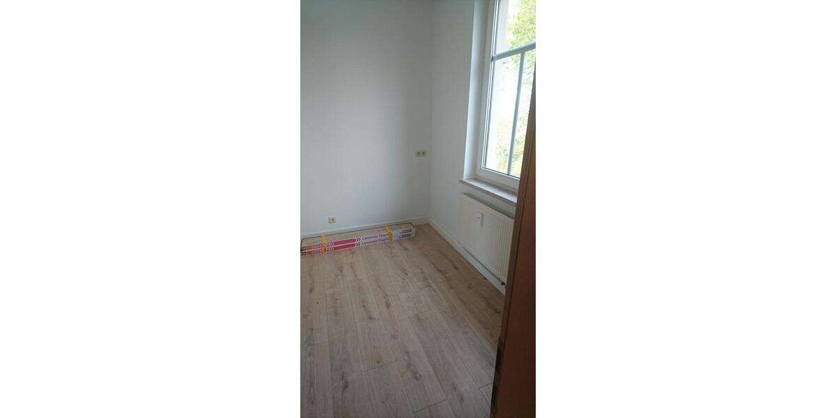 Etagenwohnung Pößneck - 4 Zimmer, 70 m&sup2;, 415&euro; | Angebot:26476635